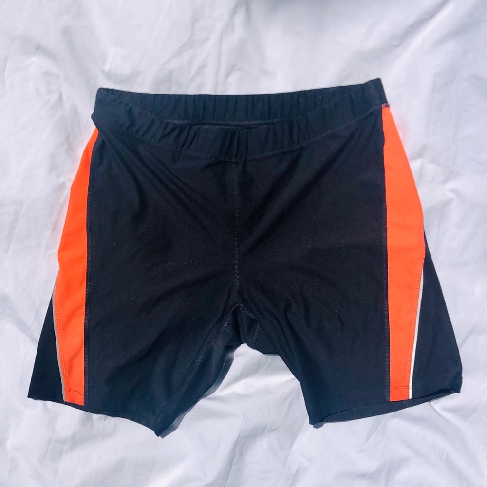 Xersion fitted work out shorts Size XL